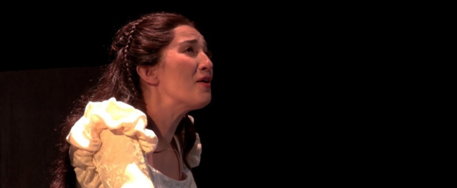 Video: ROMEO AND JULIET Balcony Scene at Alley Theatre