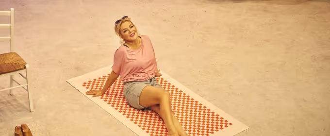 Photos: First Look at Sheridan Smith in SHIRLEY VALENTINE at the Duke of York's  Photos