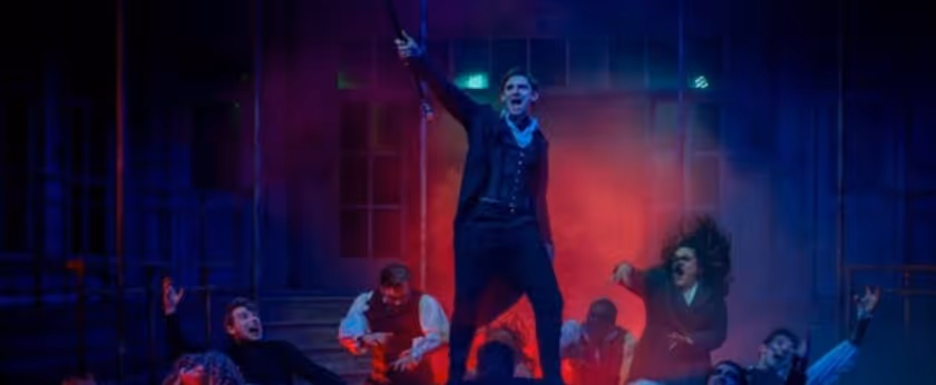 JEKYLL & HYDE Continues at Broadway Playhouse in Chicago Photo
