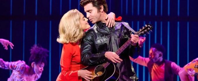 Review: A BEAUTIFUL NOISE Brings the Heart of Neil Diamond to Life at KC's Starlight Theatre