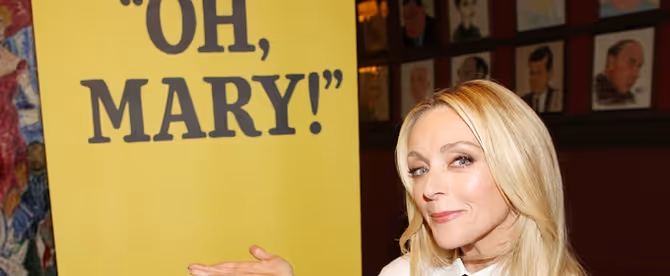 Photos: Jane Krakowski Meets the Press Ahead of Run in OH, MARY!