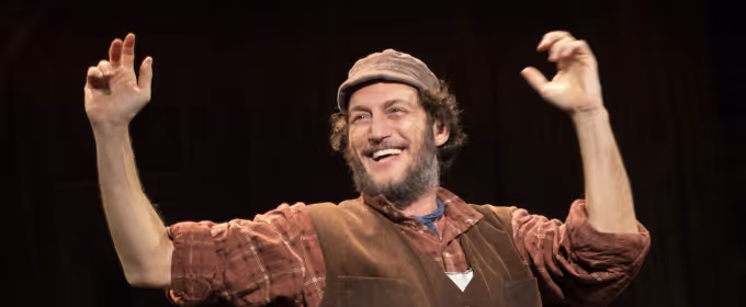 BWW Review: An Exuberant FIDDLER ON THE ROOF at the National Theatre Photos