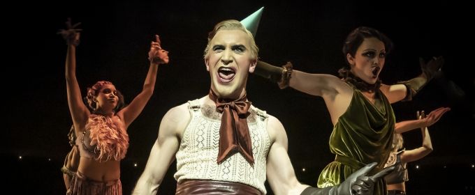 Photos: First Look at Callum Scott Howells, Madeline Brewer, and More in CABARE Photos