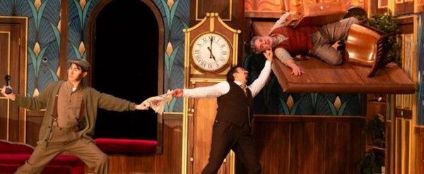 Review: THE PLAY THAT GOES WRONG at 5-Star Theatricals