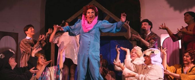 Photos: Hell in a Handbag Presents CHRISTMAS DEAREST Photos