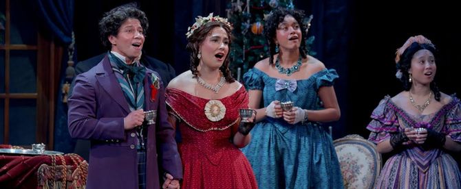 Video: Holiday Carols from A CHRISTMAS CAROL at Milwaukee Rep