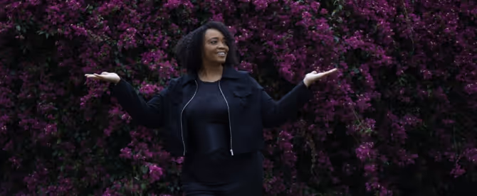 Interview: Dara Starr Tucker Focuses on the Moment in Album TIME WOULDN'T WAIT