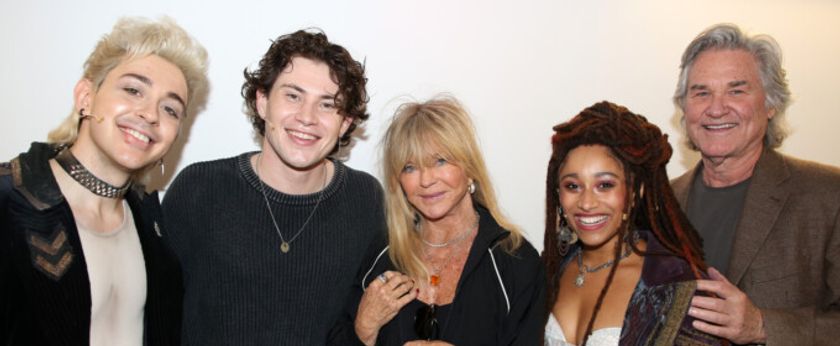 Photos: Goldie Hawn & Kurt Russell Visit Backstage at THE LOST BOYS Photo