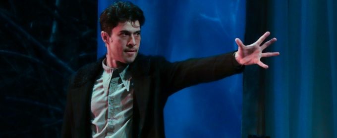 Photos: First Look At The Colonial's DRACULA Photos