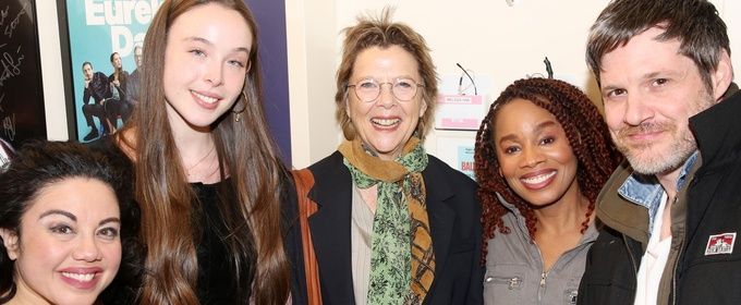 Photos: Annette Bening and Ella Beatty Visit THE BALUSTERS Photo