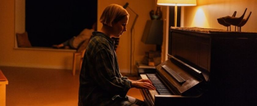 Photos: Lauren Ambrose, Tom Riley and More in THE UNBELIEVERS Photo
