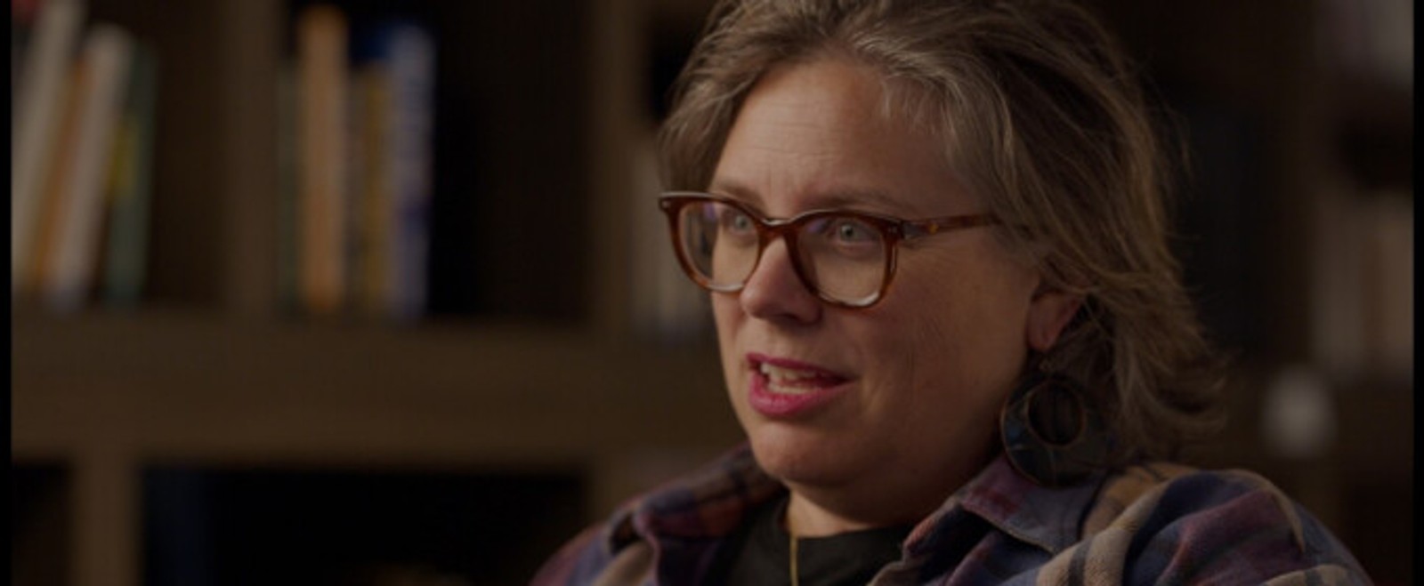 Video: Playwright Stephanie Alison Walker Talks ADIRONDACK CHAIR CIRCLE at Steppenwolf