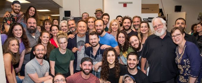 Photo Flash: Billy Crystal Visits FIDDLER ON THE ROOF in Yiddish Photos