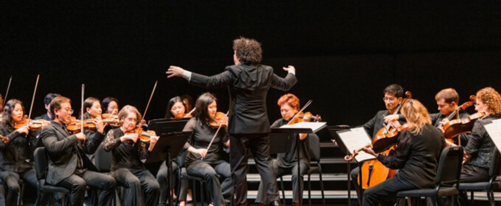 Video: Gustavo Dudamel Conducts Barber's ADAGIO FOR STRINGS at NY Philharmonic