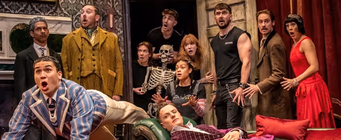THE PLAY THAT GOES WRONG Extends West End Run Through January 2027