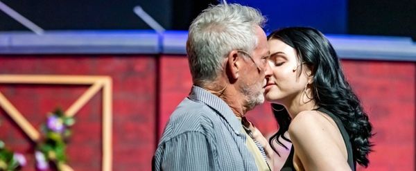 Review: METEOR SHOWER at Desert Ensemble Theatre