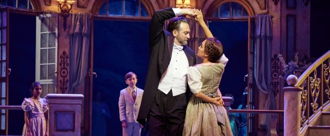 Photos: First Look at Ashley Blanchet, Graham Rowat, Gavin Lee, and More in Pape Photos