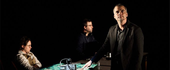 REVIEW: The Festival d'Avignon Presents UN PROCÈS By Christiane Jatahy and Wagner Moura