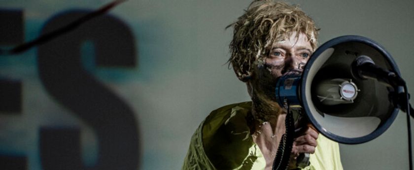 Photos: Tilda Swinton in MAN TO MAN at the Royal Court Theatre Photo