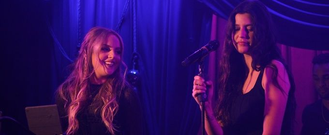 Review: Elizabeth Gillies Back us back to the 90s at The Laurie Beechman Theatre