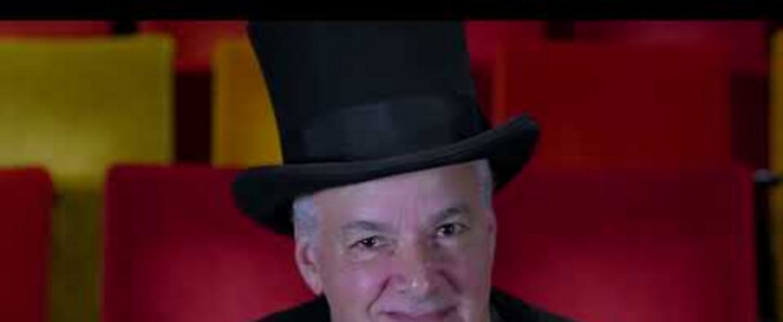 Video: Andrew May Takes On A CHRISTMAS CAROL at Guthrie Theater