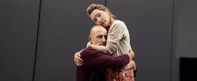 Photos: Mark Strong and Lesley Manville in OEDIPUS on Broadway