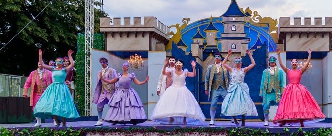 Review: CINDERELLA at Prescott Park