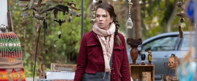 Photo Flash: Get a First Look at Sutton Foster on A MILLION LITTLE THINGS Photos