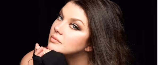 Interview: Jane Monheit Celebrates Great American Songbook at Smoke Jazz Club