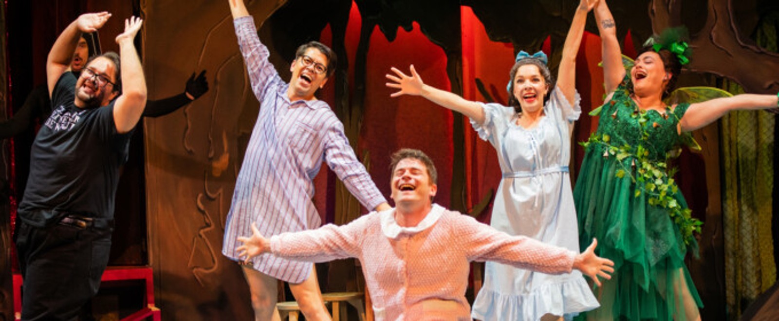 Review: PETER PAN GOES WRONG at SF Playhouse