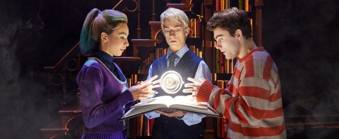 HARRY POTTER AND THE CURSED CHILD Announces 5th Anniversary Festivities; New Pho Photos