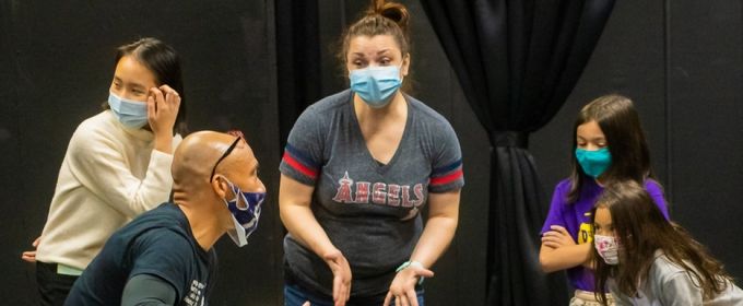 Photos: Photos: Inside the Making of THE GHOSTS ALL AROUND YOU on Roosevelt Isla Photos