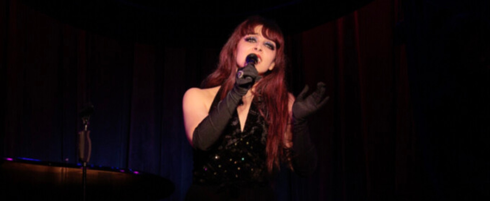 Photos: Artemisia LeFay Performs IT'S ALL A SWINDLE at The Laurie Beechman Theatre
