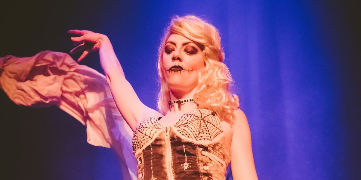 A Hotsy Totsy Burlesque To Celebrate Beetlejuice & The Films Of Tim Burton in November