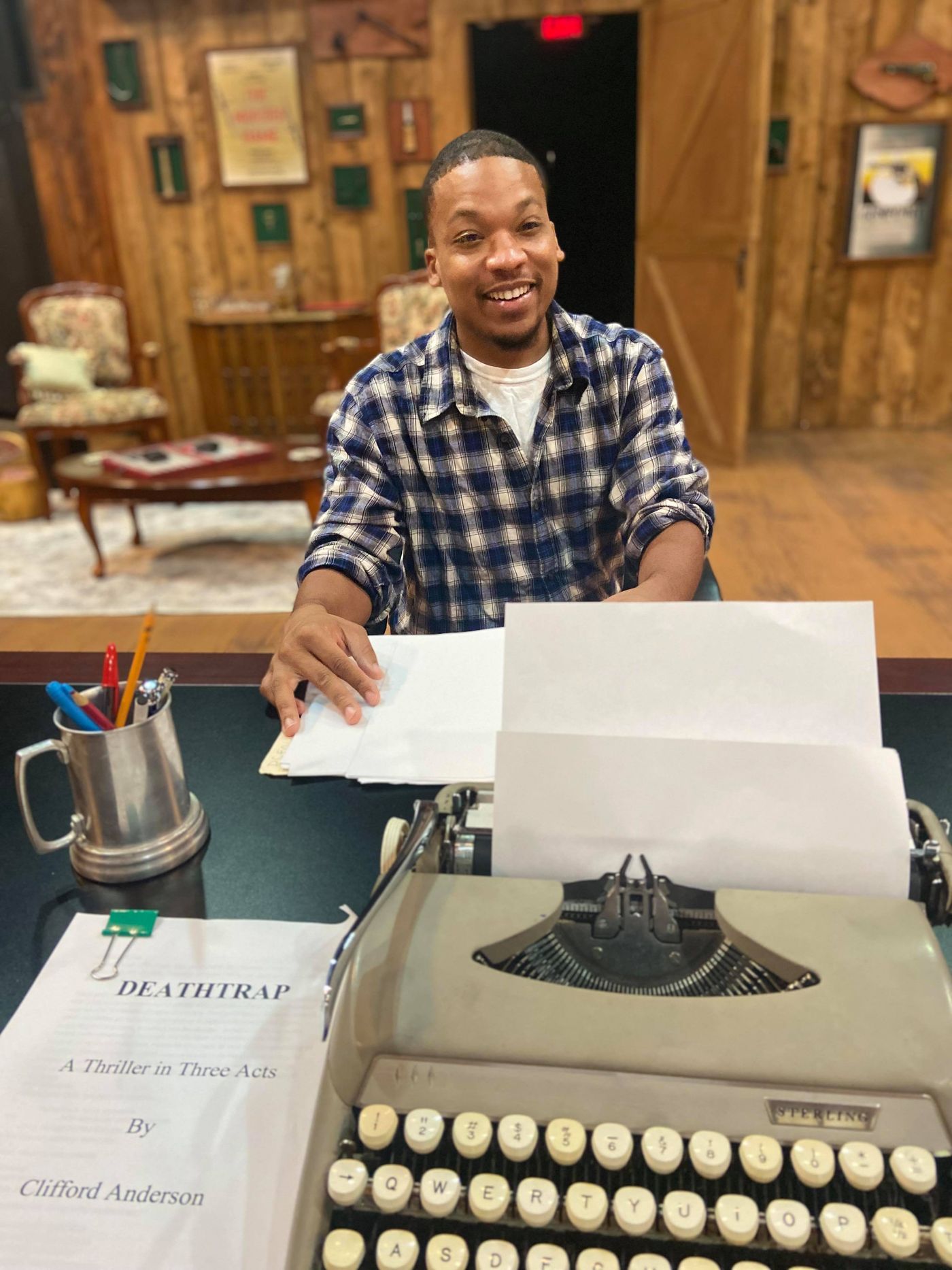 Live Theater to Return to Town & Country Players This Friday With Comedy Thriller DEATHTRAP  Image