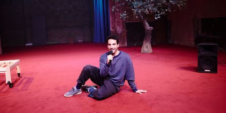 ABRAÇA’M FINS QUE M’ADORMI se estrena en la cartelera de la Sala Beckett Photo