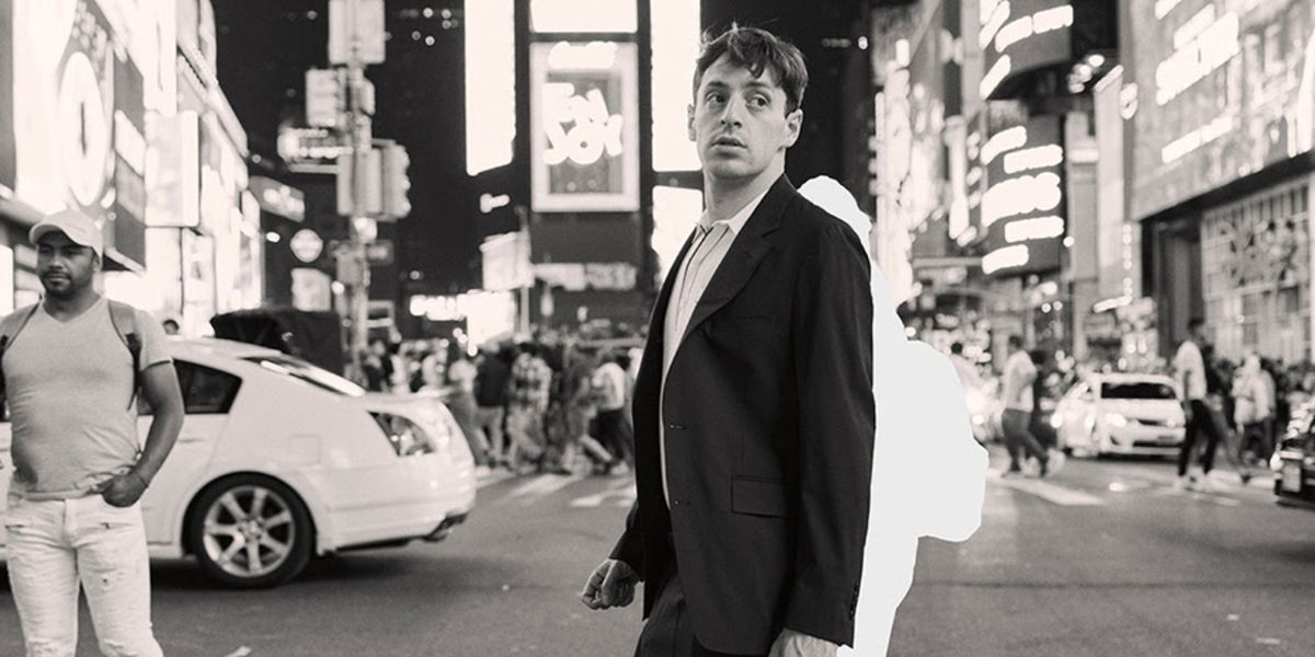 ALEX EDELMAN: WHAT ARE YOU GOING TO DO is Coming to Steppenwolf