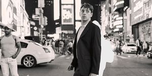 ALEX EDELMAN: WHAT ARE YOU GOING TO DO is Coming to Steppenwolf
