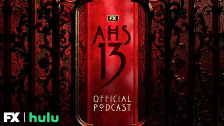AMERICAN HORROR STORY: 13 Podcast Has Sarah Paulson and Emma Roberts Interviewing Each Oth Photo