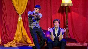 ASSASSINAT PER A DOS llega al Teatre Goya por primera vez en catalán