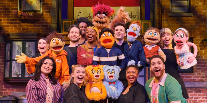 AVENUE Q Extends Limited Run at The Shaftesbury Theatre Photos