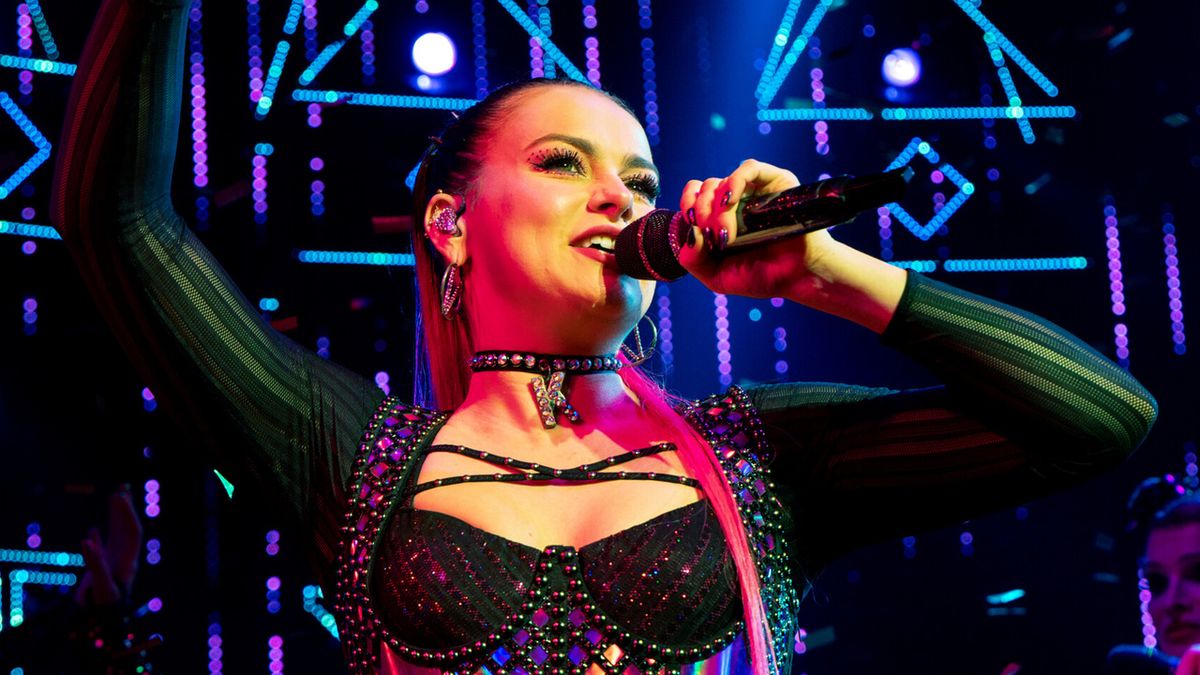 Abigail Barlow Will Return to Broadway’s SIX as Katherine Howard Abigail Barlow Will Return to Broadway’s SIX as Katherine Howard