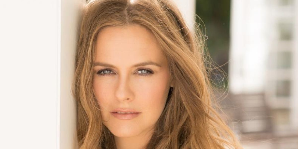Acorn TV Orders Alicia Silverstone Led Drama IRISH BLOOD