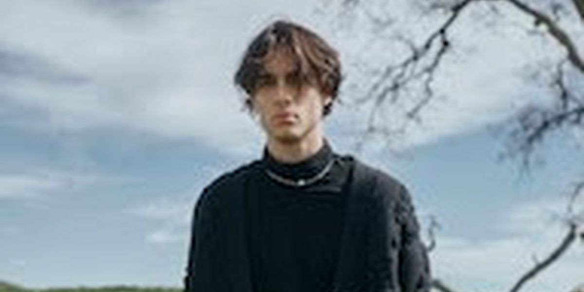 Aidan Bissett Unveils New Single 'Sick'