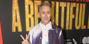 Alan Cumming, Gaten Matarazzo and Bebe Neuwirth to Star in UNDERDOGS: A MUSICAL on Audible