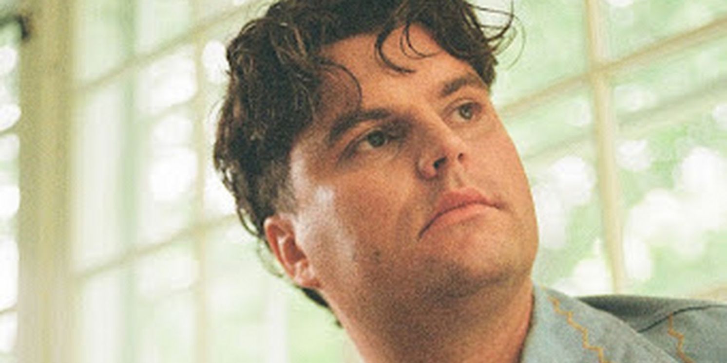 Alex Nicol Shares Soothing New Alt-Folk Single 'Working On My Tan'  Image