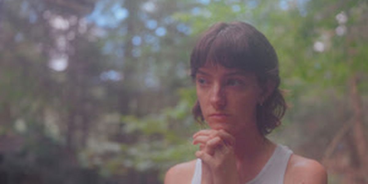 Alix Page Releases New Single 'Girlfriend'