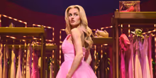 Amber Davies Calls Out Audience Member For Filming During LEGALLY BLONDE in Ireland