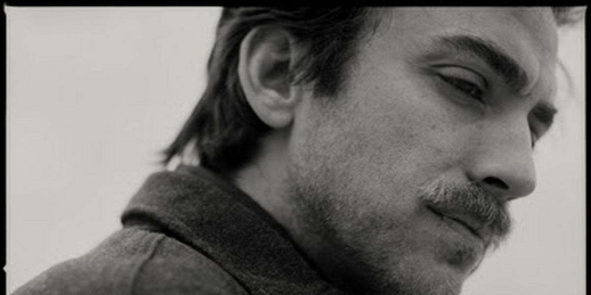 Andrew Combs Shares Vulnerable Single 'The Sea in Me'