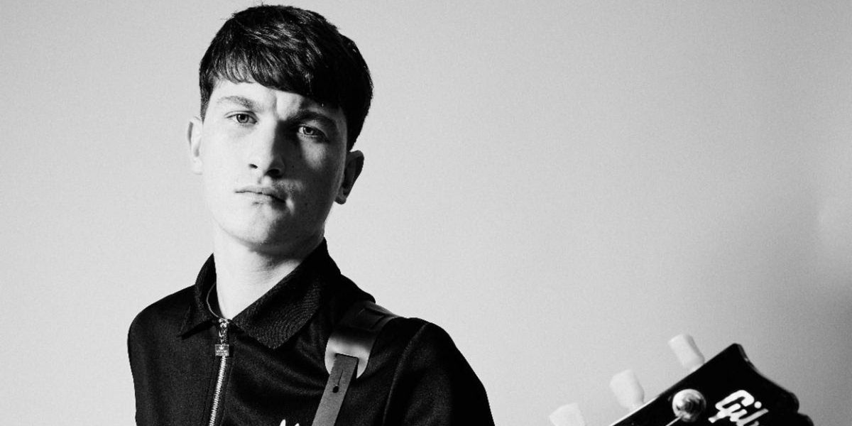 Andrew Cushin Releases Debut Album 'Waiting For The Rain'
